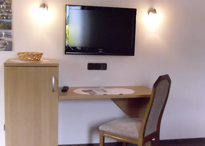 Flat In With Garden *